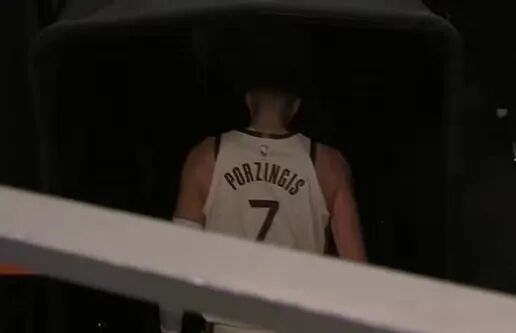 勇士三节崩盘惨败活塞 球队失误创赛季新高