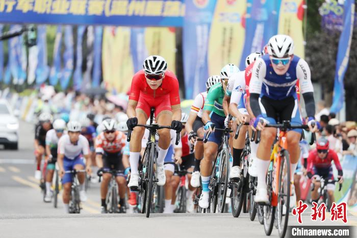 浙江首次承办中国公路自行车职业联赛 雁荡山楠