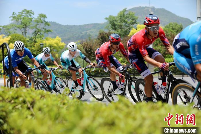 浙江首次承办中国公路自行车职业联赛 雁荡山楠