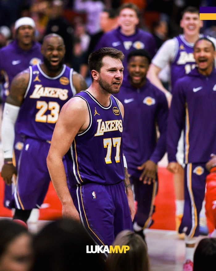 东契奇偷听战术遭制止 湖人豪取9连胜创历史纪录