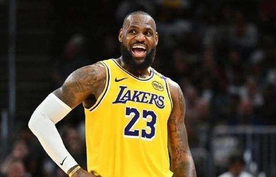 詹姆斯30分创历史纪录 湖人逆转火箭稳居西部第